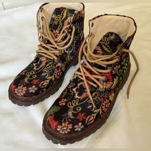 Mabacol Lace-Up Ankle/Combat Boots - Floral
